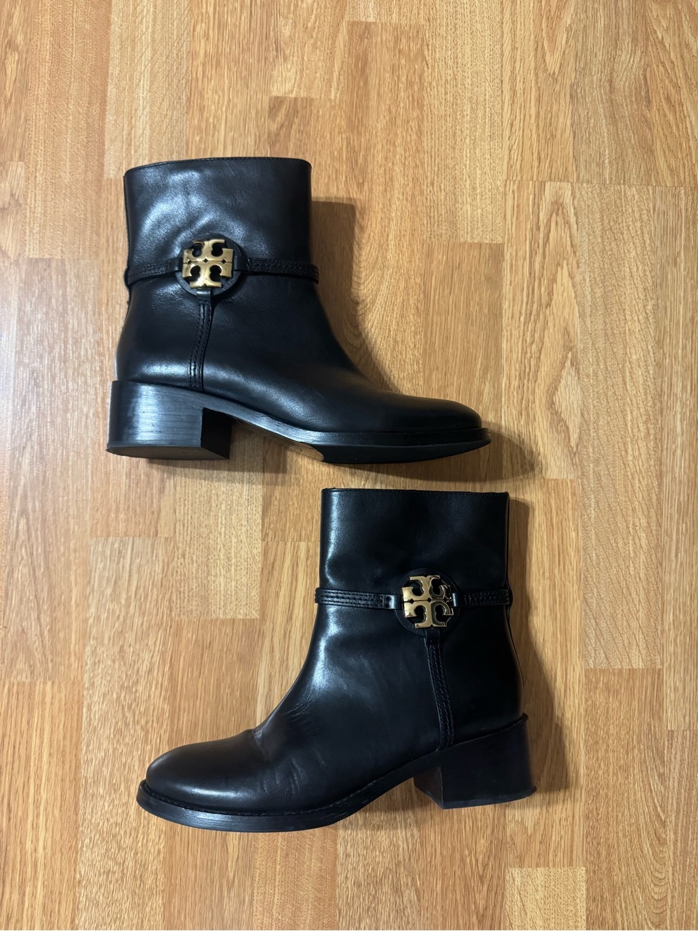 Tory Burch Miller 45mm Bootie Women’s Size 9 Black Leather Gold Logo Ankle